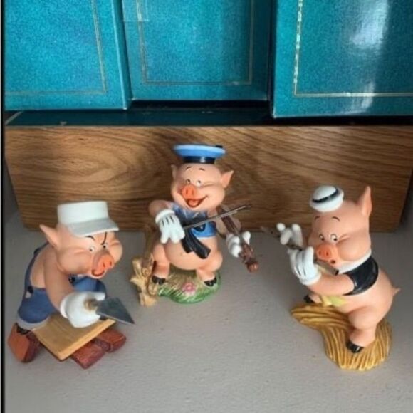 Walt Disney Three Little Pigs - Picture 1 of 10